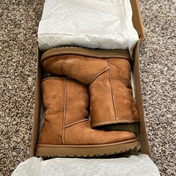 UGG Shoes - Womens Uggs Size 8